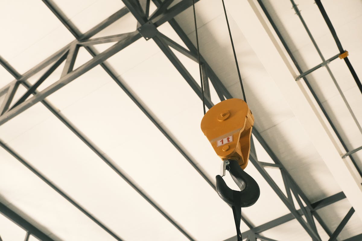 استثمر في معدات صناعية